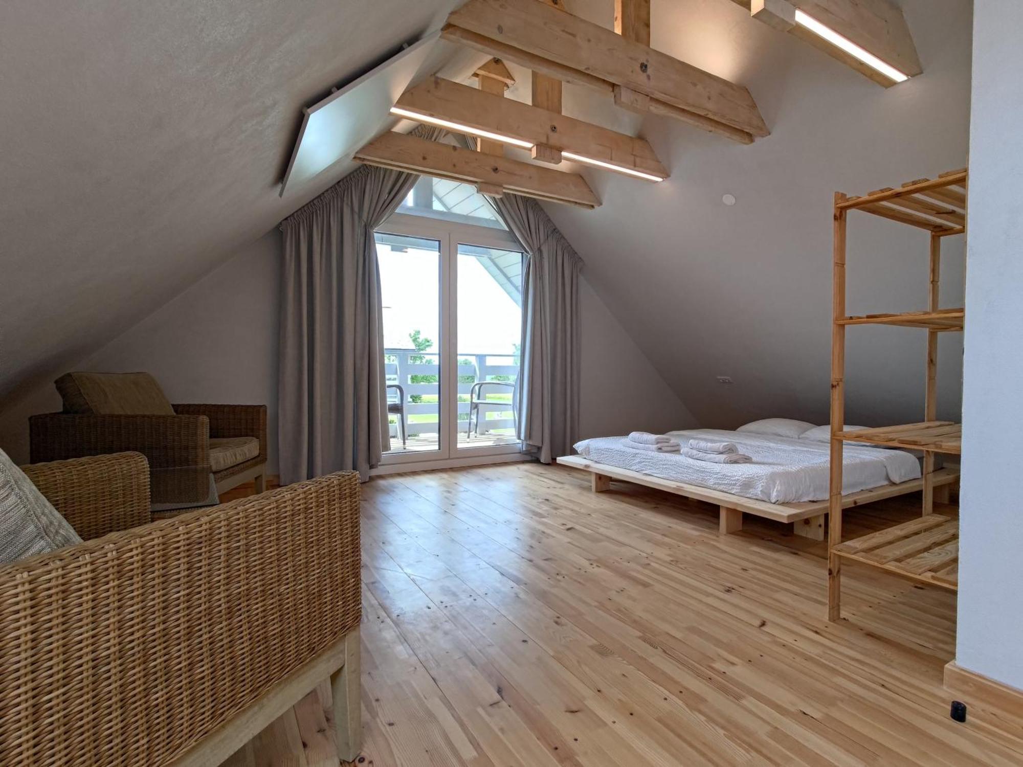 Cetri Veji Hotel Jurkalne Buitenkant foto